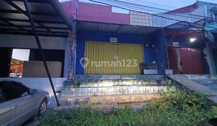 DI  RUKO DALAM KOMPLEK PERUMAHAN CILEUNYI 2