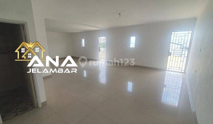 ANA RUKO GANDENG 10.85X20M² LOKASI BAGUS JELAMBAR 1