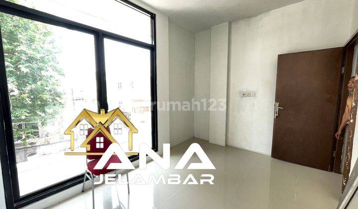 ANA RUMAH UK 4X15M KONDISI BAGUS DEKAT JALAN RAYA JELAMBAR 2