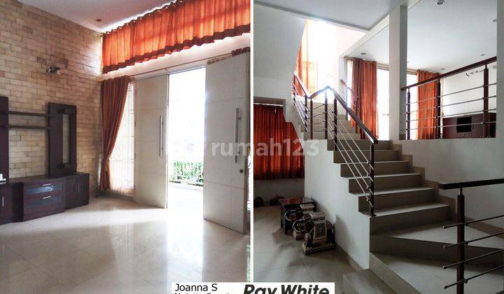 Rumah Mewah Split Level di East Esplanade, Grand Wisata, Bekasi 2