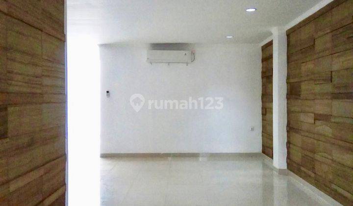 Rumah Mewah Siap Huni di East Esplanade, Grand Wisata, Bekasi 2