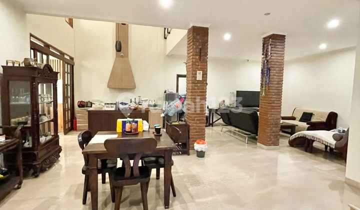 Rumah Cantik Siap Huni Terawat Furnished Full Marmer di Setraduta Bandung 2