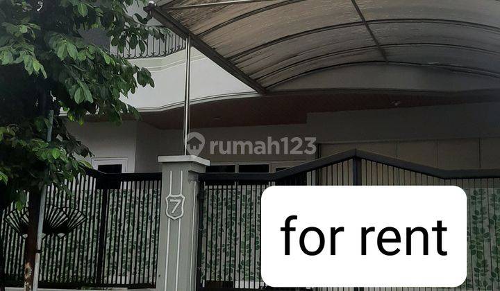 Disewakan Rumah 2 lantai siap huni  semi furnish di pusat kota jalan ngagel jaya selatan 2