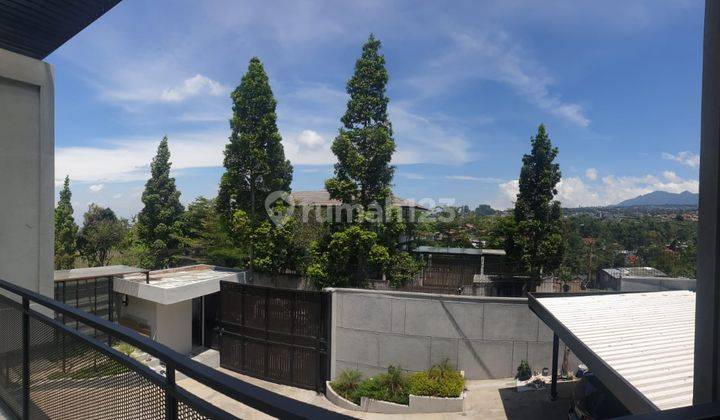 Turun Harga!!! Rumah Ada Kolam Renang di Sayap Setiabudi, Padasaluyu Bandung 2