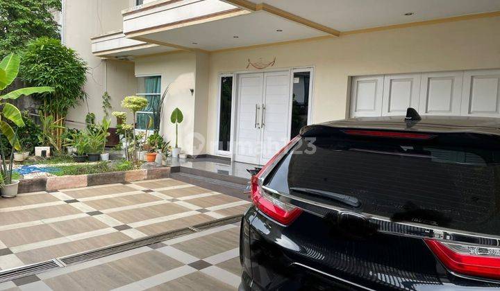 Dijual Rumah Modern Mewah Ada Kolam Renang di Modernland Cakung 1