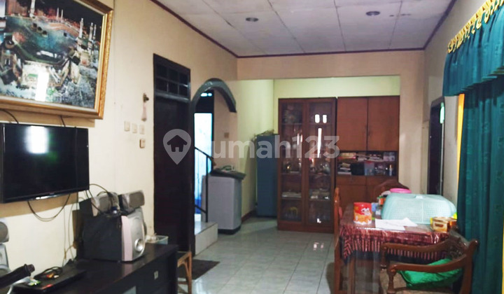 Rumah Dekat Komplek Halim Jakarta