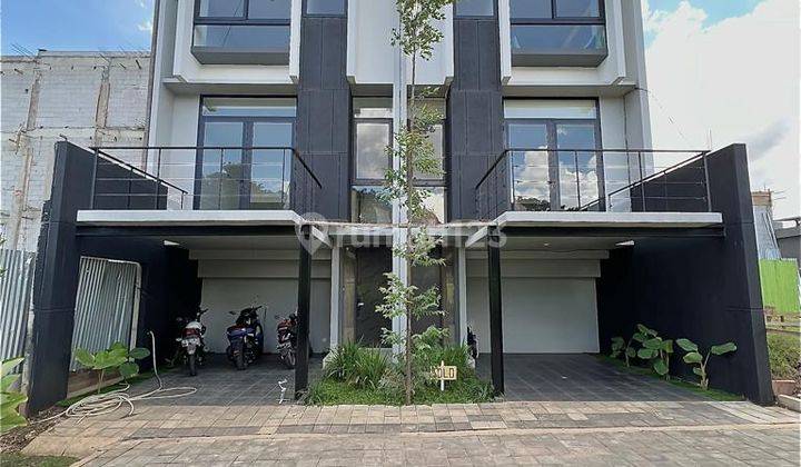 Exclusive Modern Townhouse Strategis di Jagakarsa 2