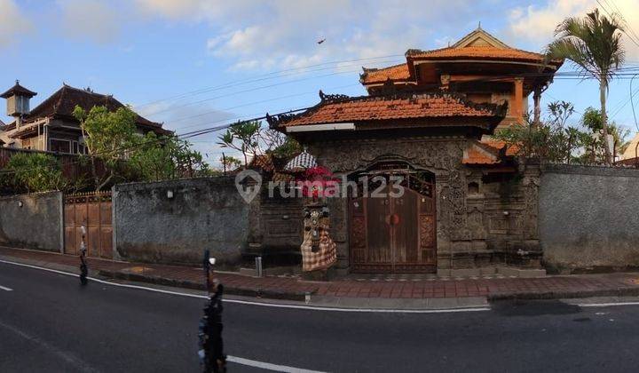 Rumah Jual Lokasi Seminyak 2