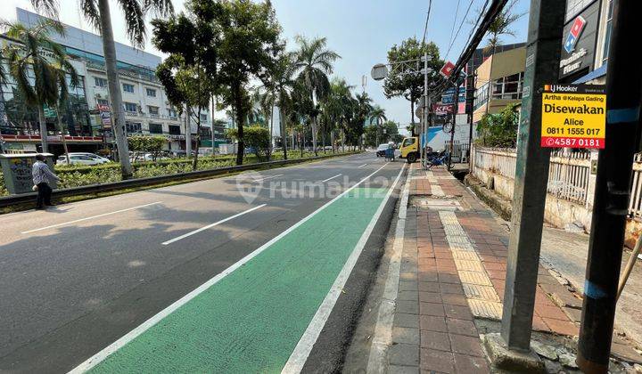 Disewakan Rumah Tua 100 meter dari Starbucks Cideng 2