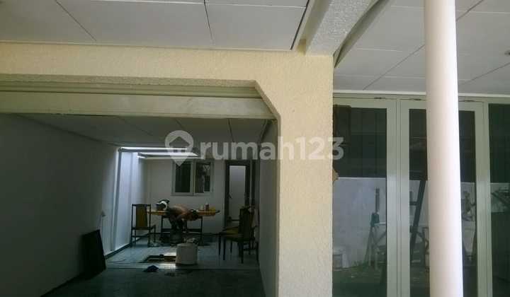 Dijual Rumah di Kebayoran Baru, 1, 5 Lantai 2