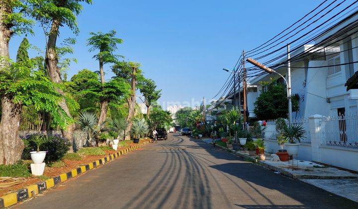 Rumah Asri Strategis Dekat Klub Kelapa Gading Parkir Luas 1