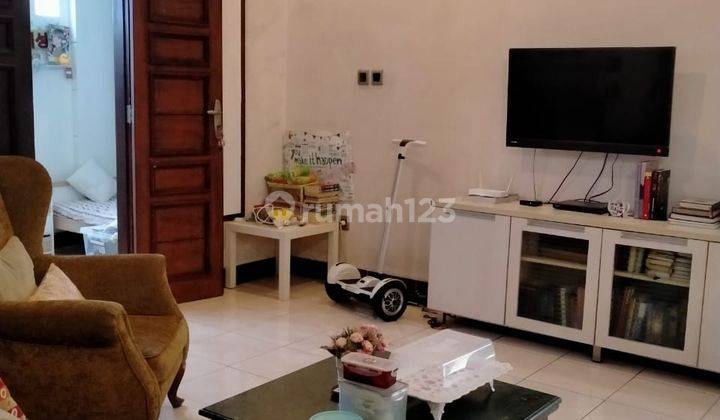 Rumah siap huni, rapi,bagus di Anggrek loka hadap selatan 330 2