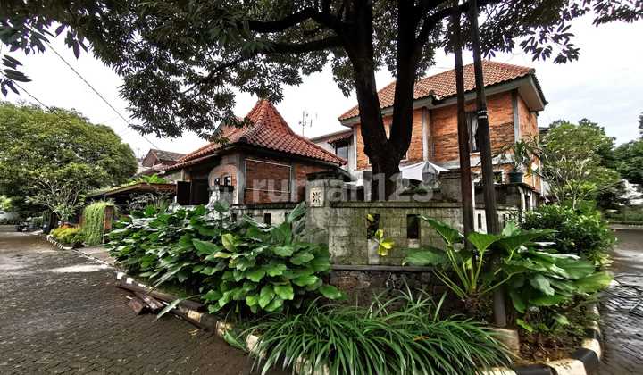 Rumah dengan design gaya Jawa rustic &amp; ethnic di Cimanggis  2