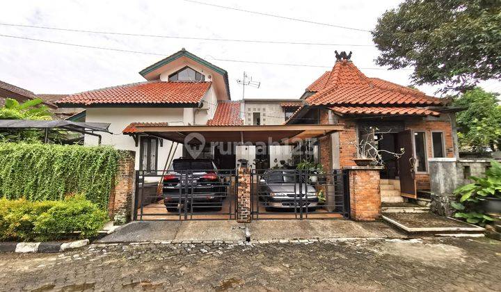 Rumah dengan design gaya Jawa rustic &amp; ethnic di Cimanggis  1