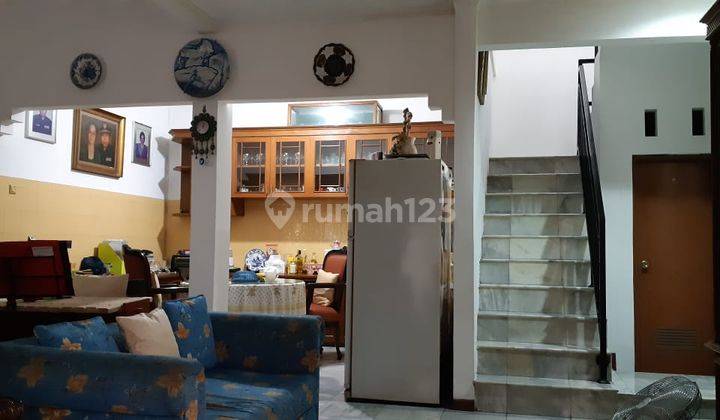 Rumah Standar 2 lantai,bagus,siap huni di Bintaro 9 2