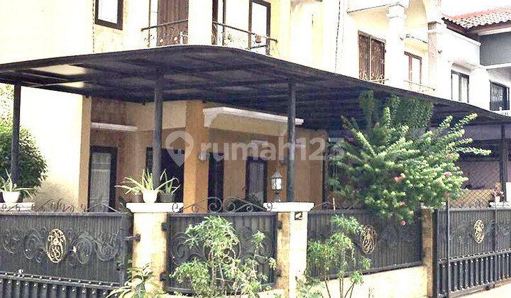 Rumah posisi huk bagus siap huni di Bintara (NY) 2