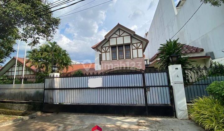 Rumah 1 Lantai Dutch Collonial di Patra Kuningan Jakarta Selatan 1