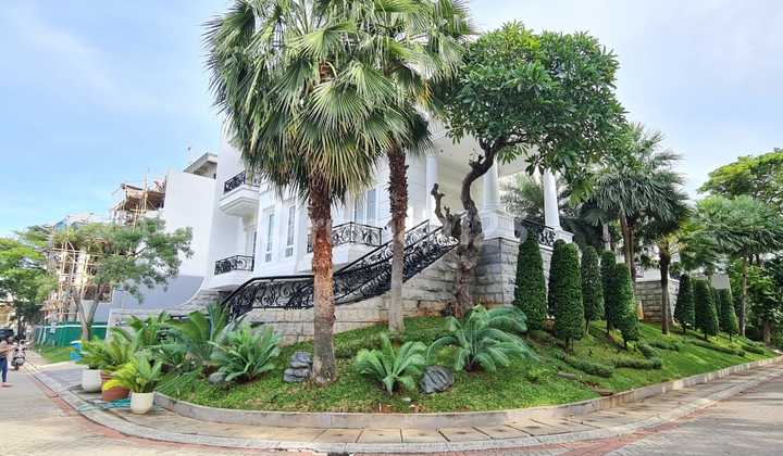 Rumah Ebony Golf PIK