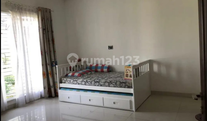 Rumah Cantik Hoek 3 lantai Delatinos BSD  2