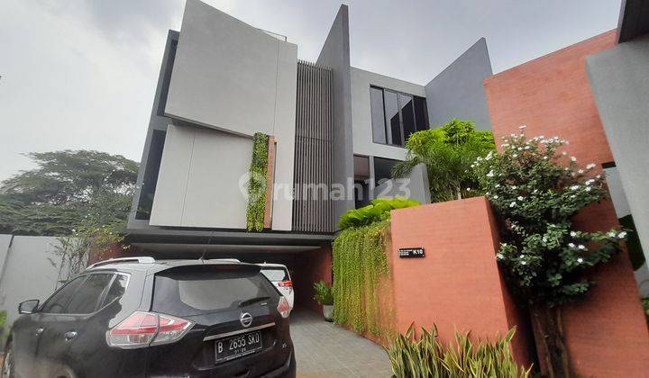 Townhouse Exclusive Swimming pool dan Furnish pesanggrahan Jakarta Selatan  1