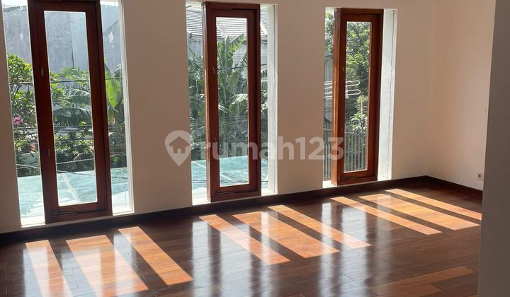 Rumah Bagus di Area Blok M 2