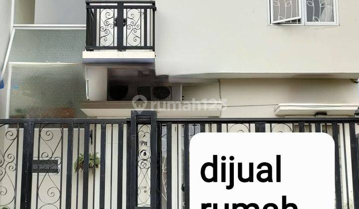 Dijual rumah 2 lantai di villa melati mas 1