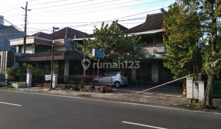 RUMAH TENGAH KOTA COCOK UNTUK USAHA  1