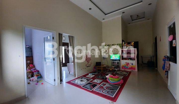 RUMAH BAGUS LAHAN LUAS DI LOKASI STRATEGIS
