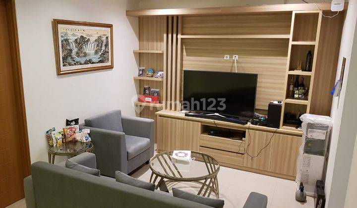 Rumah 2,5 Lantai Bagus Furnished di Setrasari Kulon, Bandung 1