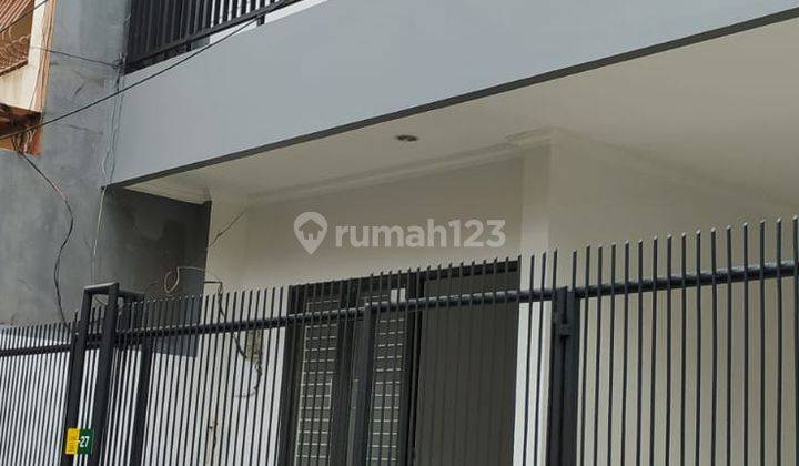 Rumah Baru 3 lantai Di Tanjung Duren Jakarta Barat  1