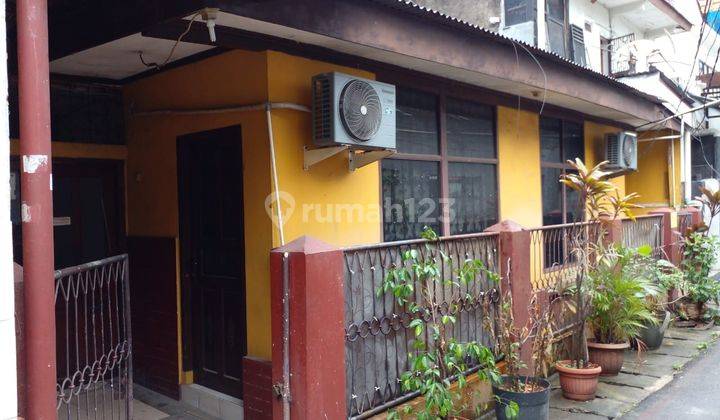 Rumah 2 Lantai Bisa Dijadikan Rumah Kost Lokasi Sangat Strategis ,dekat Hi Dan Sudirman , Menteng Jakarta Pusat  1