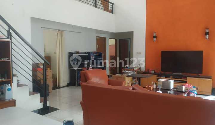 For sale, well-maintained, lush, affordable house in Batununggal area, Bandung.