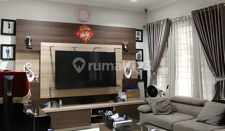 3.75m Foresta Rumah Hoek Taman Utara-timur Bangunan Mandiri