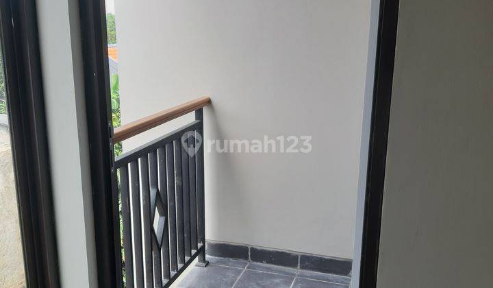 Rumah Baru Dua Lantai Harga Nego Bisa Kpr Jakarta Timur 2