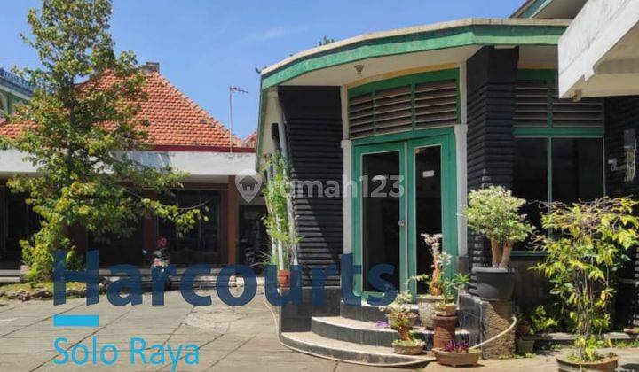 Rumah model Jawa klasik plus kost2an di laweyan 1