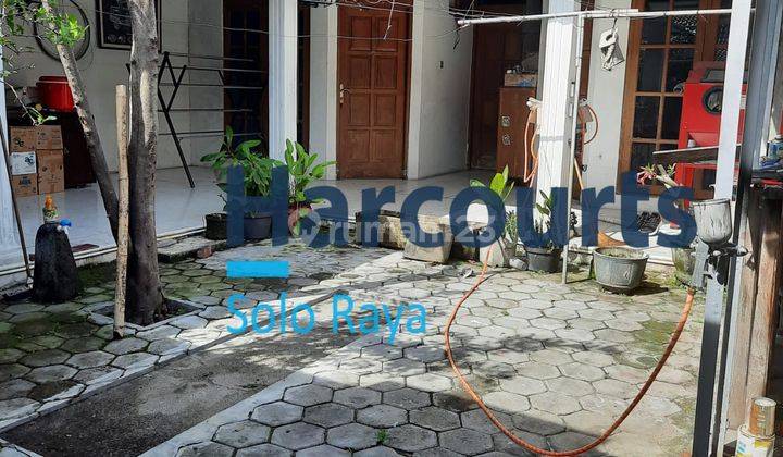 Rumah model Jawa klasik plus kost2an di laweyan 2