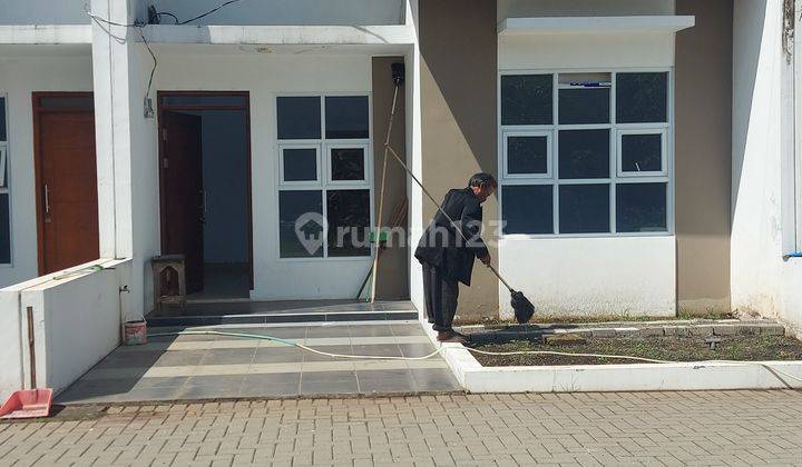 Rumah baru siap huni dlm cluster kecil dekat Podomoro 1