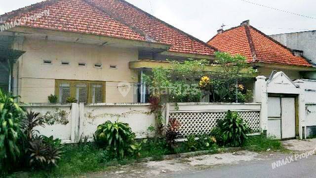 dijual rumah kuno desain etnik Belanda bagus besar siap huni 1