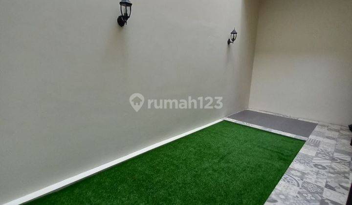 Rumah Baru Dengan Lantai Granit di BSD Kencana Loka.  2