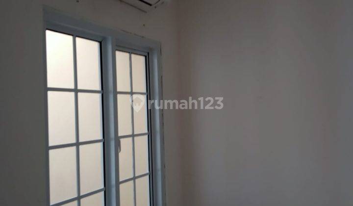 RUMAH BESAR 2 UNIT AC DI PARAMOUNT VILLAGE 2