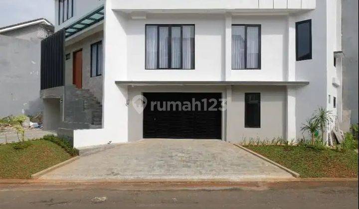 Rumah 3lantai furnished siap huni, elegan house, terawat bagus dan nyaman di Modernland 2