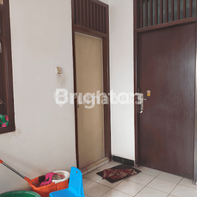 RUMAH DENGAN USAHA AIR ISI ULANG DI SEMARANG TIMUR 2