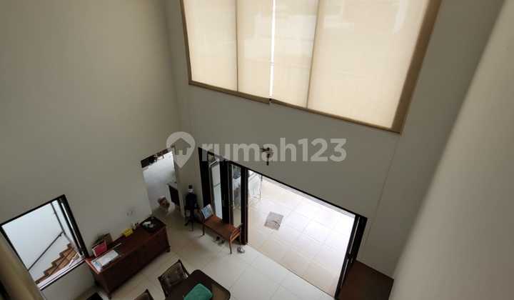 Rumah Semi Furnished Setraduta Langka Jarang Ada 2