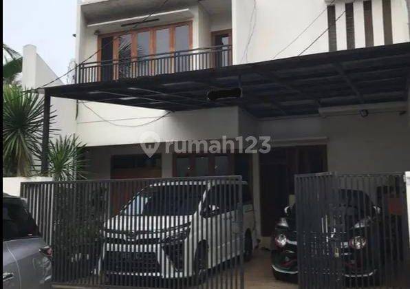 Rumah full furnish di rajawali bintaro jaya sek 9  Tangerang selatan 1