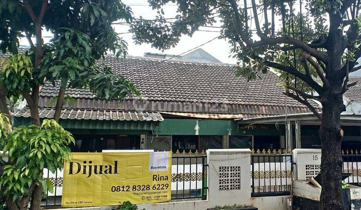 Rumah Strategis Jalan Depan Rumah Bisa 3 Mobil di Pulomas, Jakarta Timur. 1