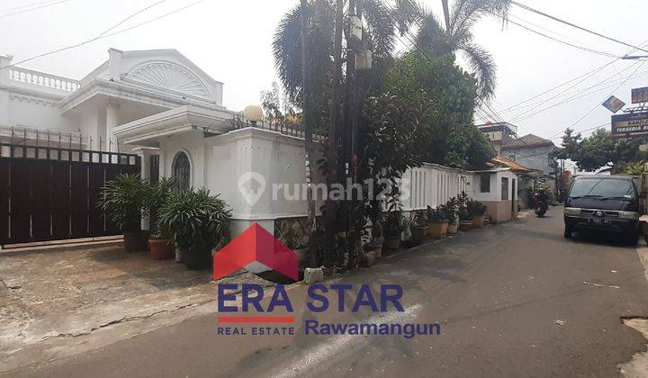 Rumah mewah, moderen dan luas turun harga di Kebunjeruk Jakarta Barat 2