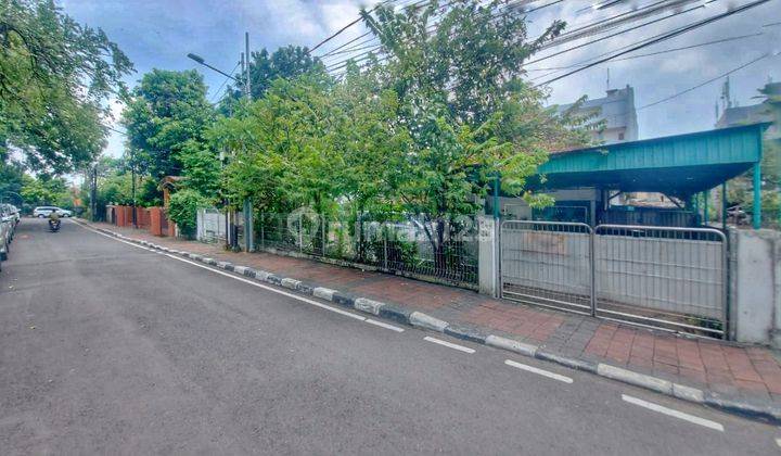 Rumah di Menteng Jakarta Pusat Super strategis 2