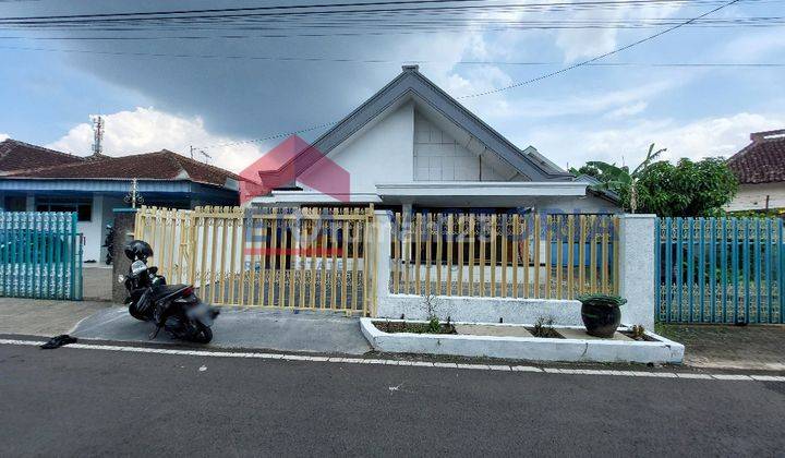 Rumah dijual, strategis, dekat RS lavalette, kawasan ramai 1