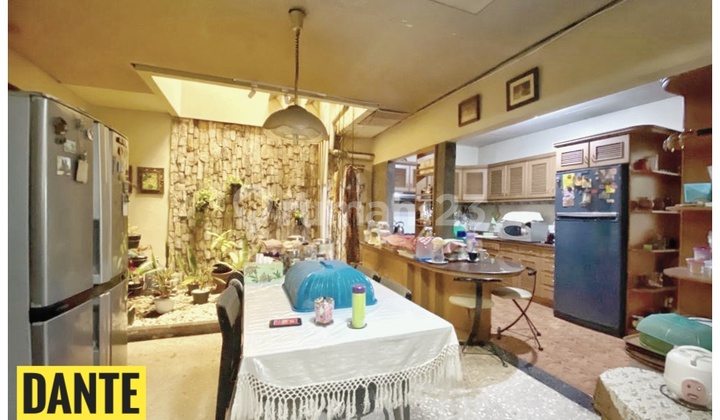 Rumah Lama Lokasi di Jalan Lebar 2