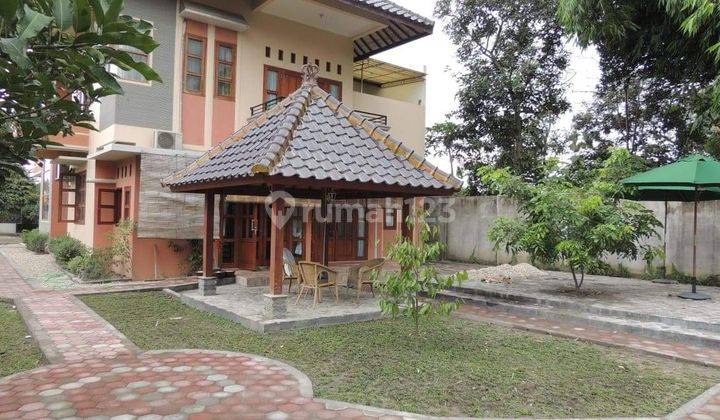 Rumah Bagus Asri seperti Villa di Colomadu Solo 1